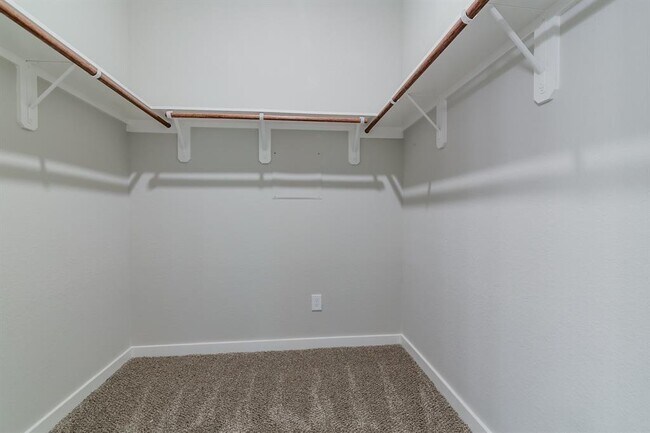 Foto del edificio - 9748 Grosbeak Ln