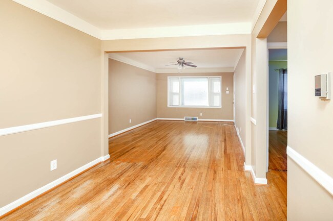 Building Photo - 1773 Harrodsburg Rd
