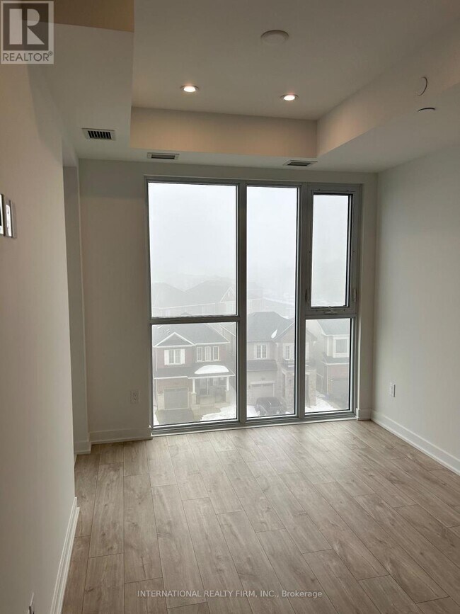 Photo du bâtiment - 770 Whitlock Ave