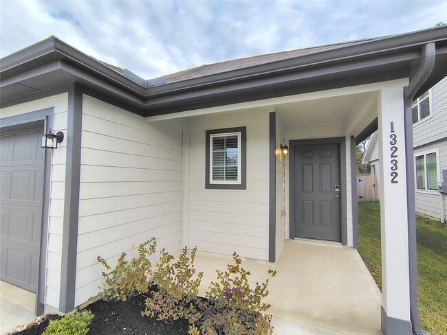 Building Photo - 13232 Musky Dr