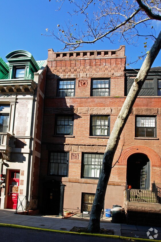 Building Photo - 272 Hicks St
