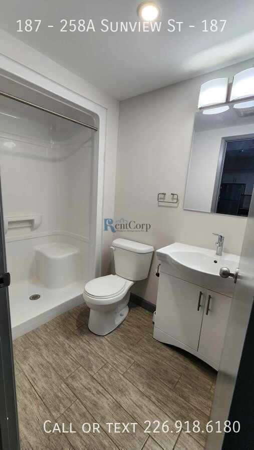 Building Photo - 258A-258A Sunview St