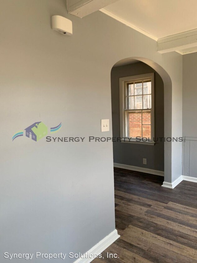 Primary Photo - 4 br, 1 bath House - W. Third St. 757 Rich...