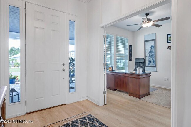 Foto del edificio - 221 Marquesa Cir