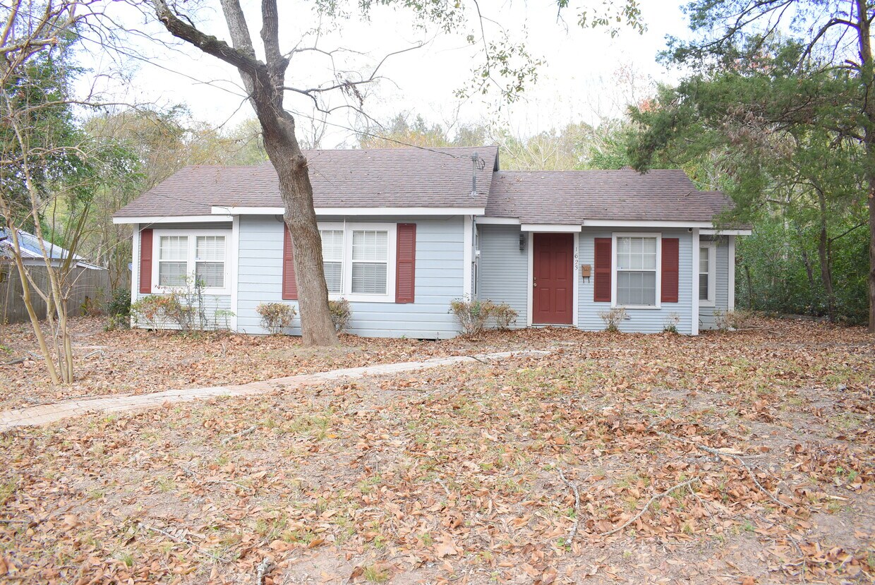 Foto principal - 1623 E Main St