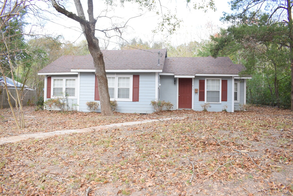 Primary Photo - 1623 E Main St