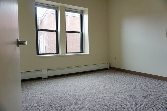Building Photo - 414 Chestnut St