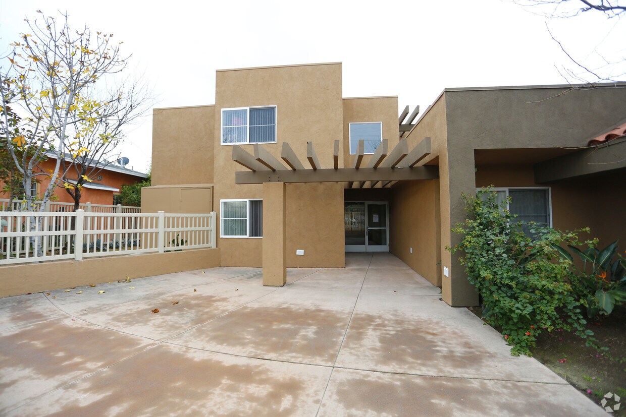 Building Photo - Villa Malaga Apartments