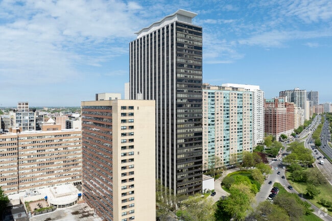 Alternate - 3150 N Lake Shore Dr
