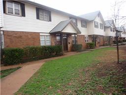 Foto principal - Nice 2 Bedroom Condo w 2 Car Garage