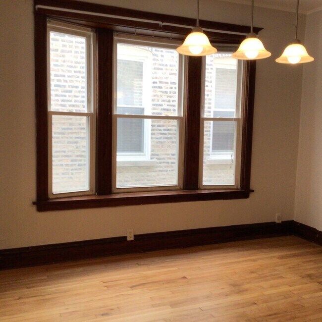 Foto del edificio - 3737 W Belden Ave