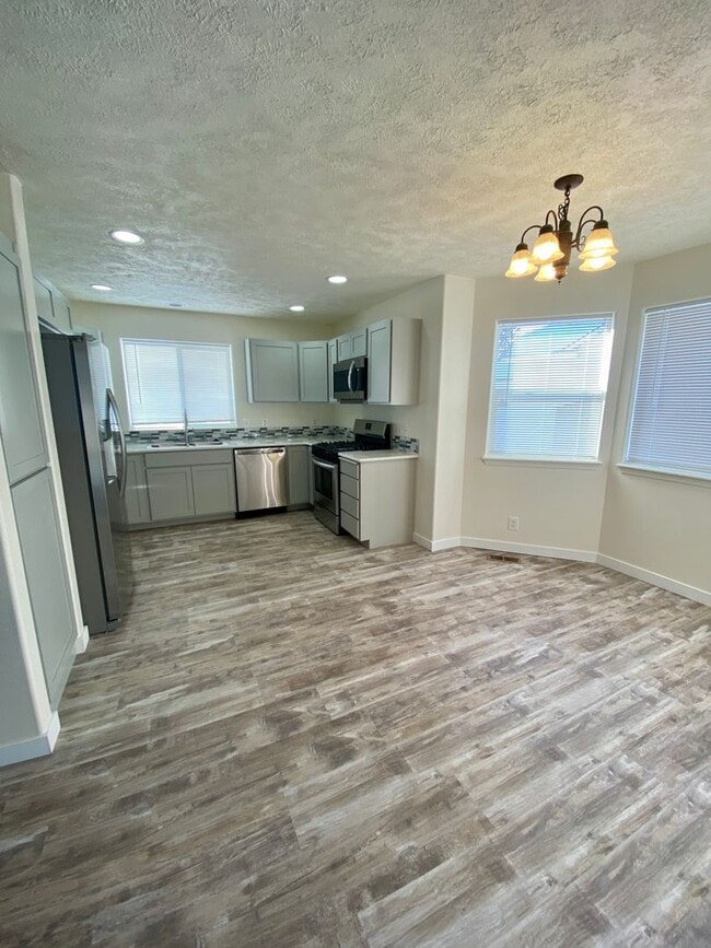 Building Photo - Beautiful home in highly sought after CDA ...