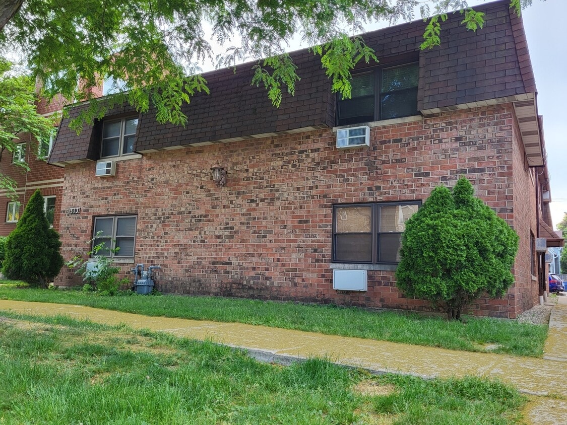 313 Elgin Ave Unit 203, Forest Park, IL 60130 Condo for Rent in