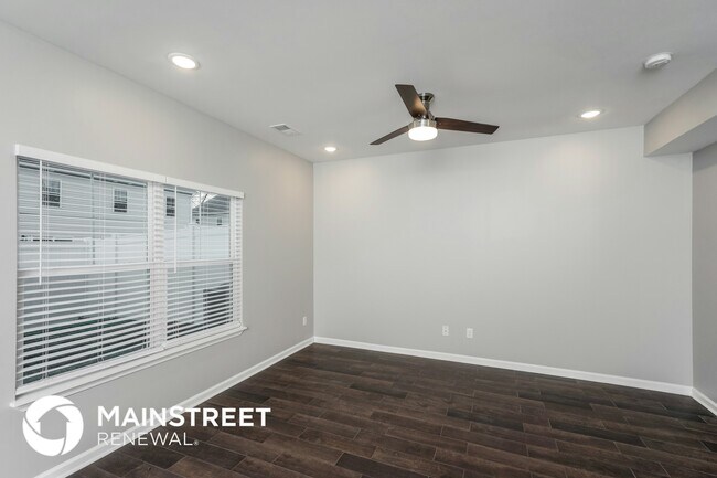 Building Photo - 2062 N Sarah Dr