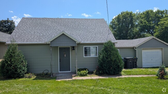 Building Photo - 1602 Army Post Rd