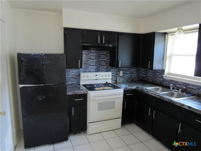 Building Photo - 514 Wolf St