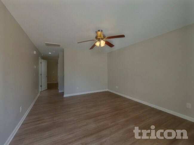 Foto del edificio - 707 Dawsons Park Wy