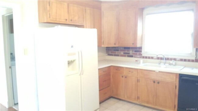 Foto del edificio - 4456 Shoremeade Rd