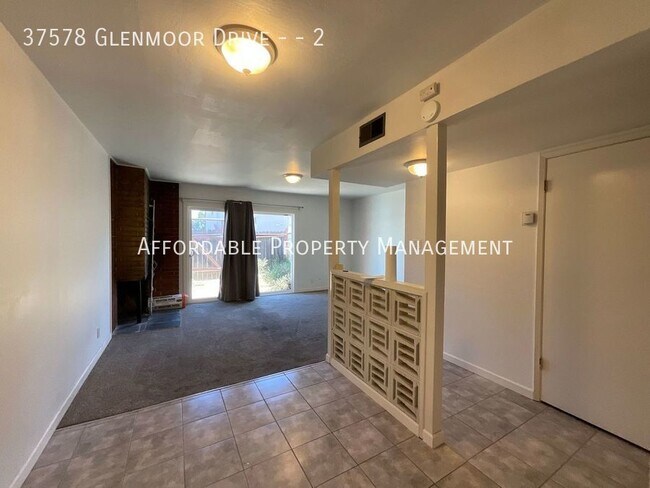 Building Photo - 37578 Glenmoor Dr