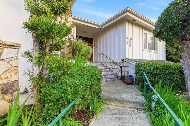 Building Photo - 1008 Westholme Ave