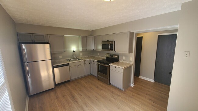 Foto del edificio - 185 Northwood Dr