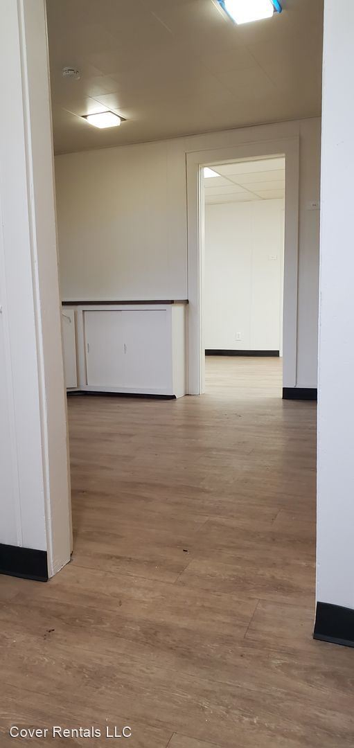 Building Photo - 2 br, 1.5 bath House - 1132 S Broadway