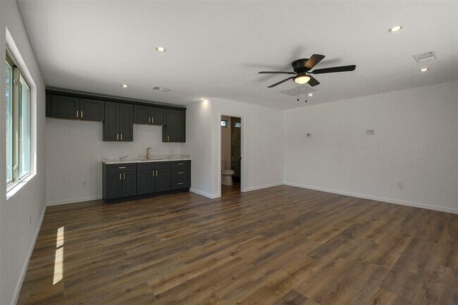 Building Photo - 2742 Triway Ln