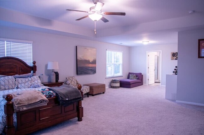 Foto del edificio - Discover this spacious and well-appointed ...
