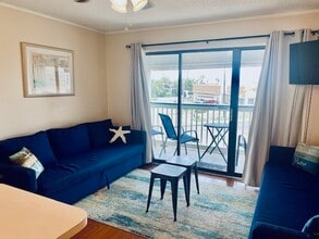 Building Photo - 6102 Seawall Blvd