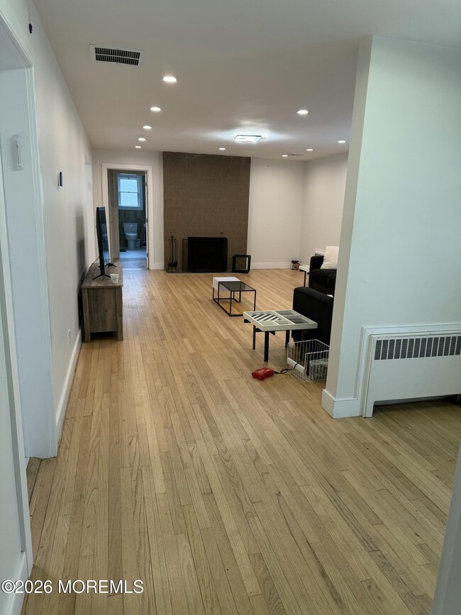 Building Photo - 2025 Lesser Pkwy