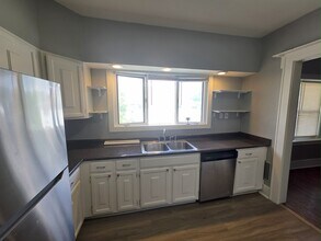 Building Photo - 204 Ellicott St