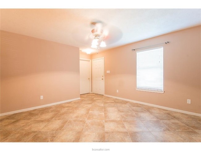 Building Photo - 2602 Symphony Park Dr