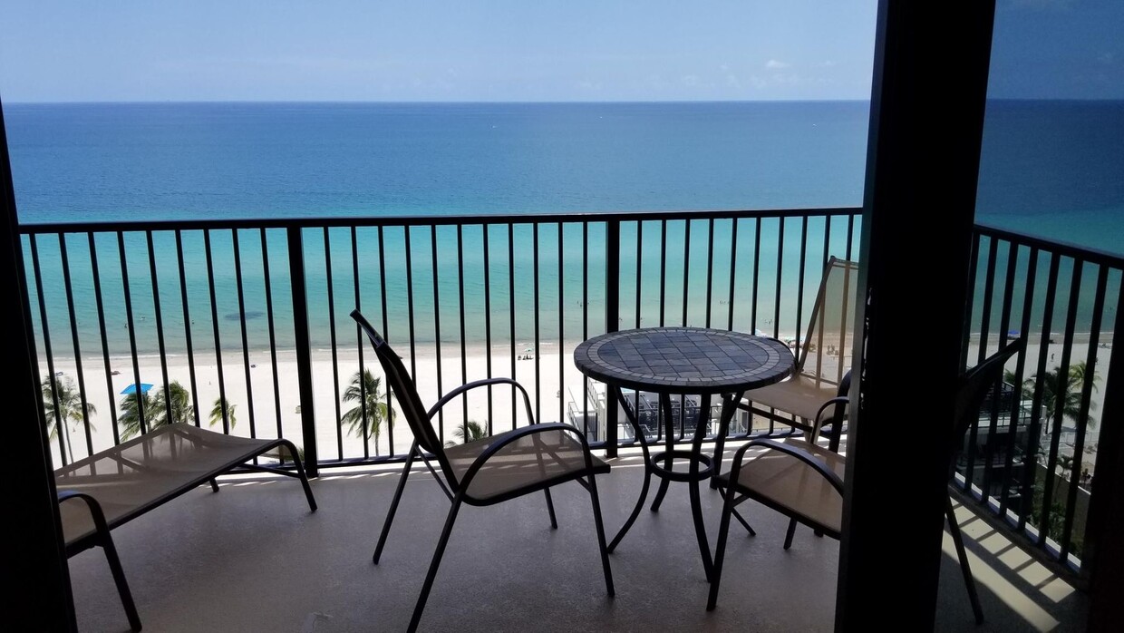 Foto principal - Ocean Front Condo