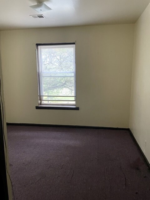 Building Photo - 1235 W Marquette Rd