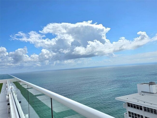 Building Photo - 4020 Galt Ocean Dr