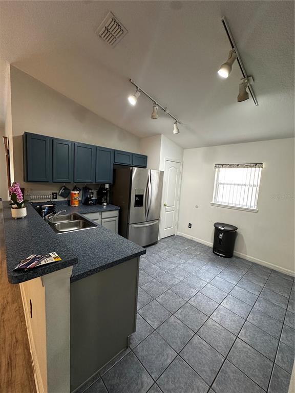 Building Photo - 893 Sandy Ridge Dr