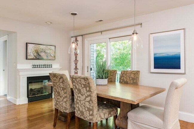 Building Photo - 17 Pleasant St