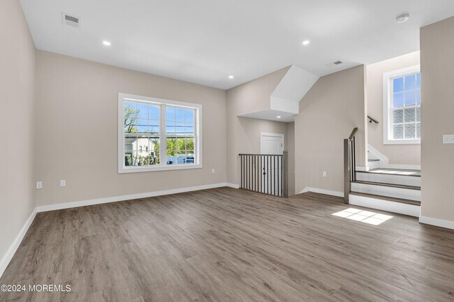 Foto del edificio - 333 1st St