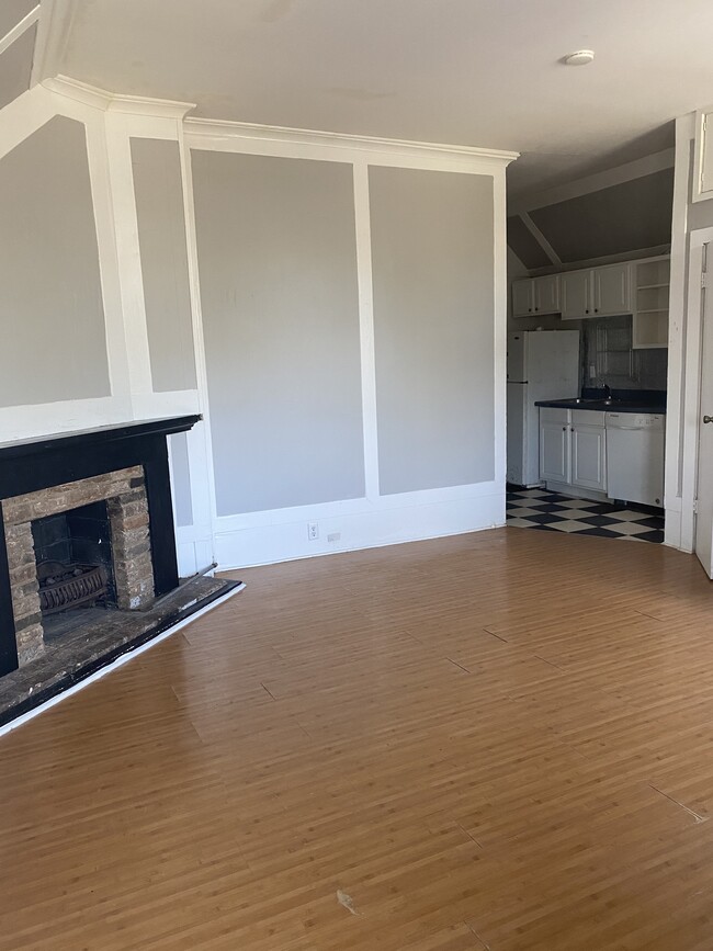 Building Photo - 4407 Danneel St