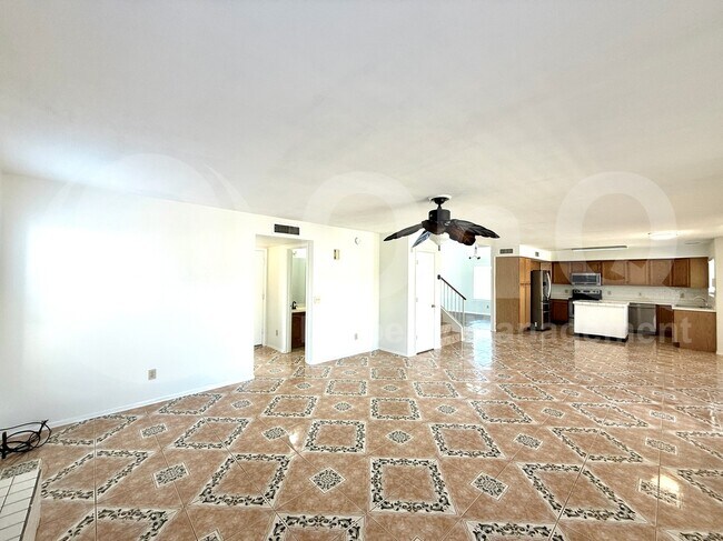 Foto del edificio - 7874 W Beryl Ave