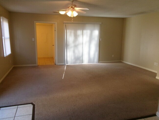 Foto del edificio - Cozy and comfortable one level condo