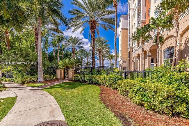 Foto del edificio - 17150 N Bay Rd
