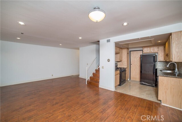 Foto del edificio - 5291 Colodny Dr