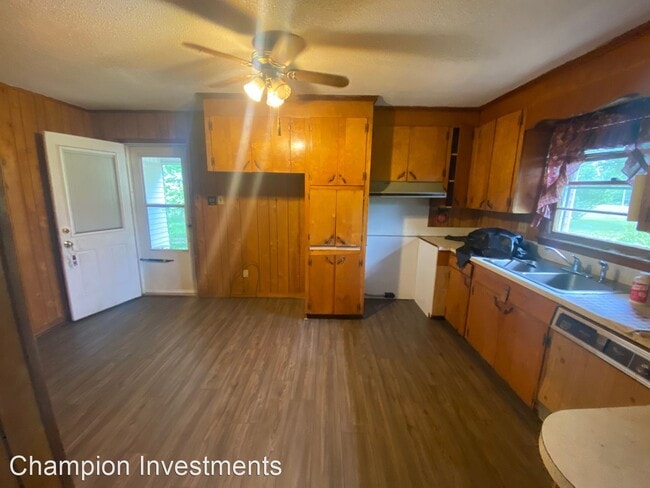 Building Photo - 3 br, 1 bath House - 2150 Stony Point Road