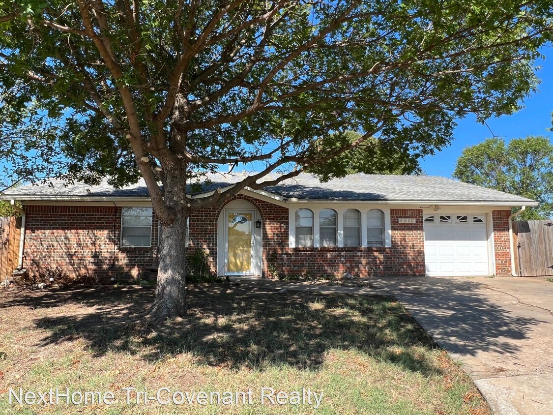 Foto principal - 3 br, 1.5 bath House - 4618 SE Caber Cir