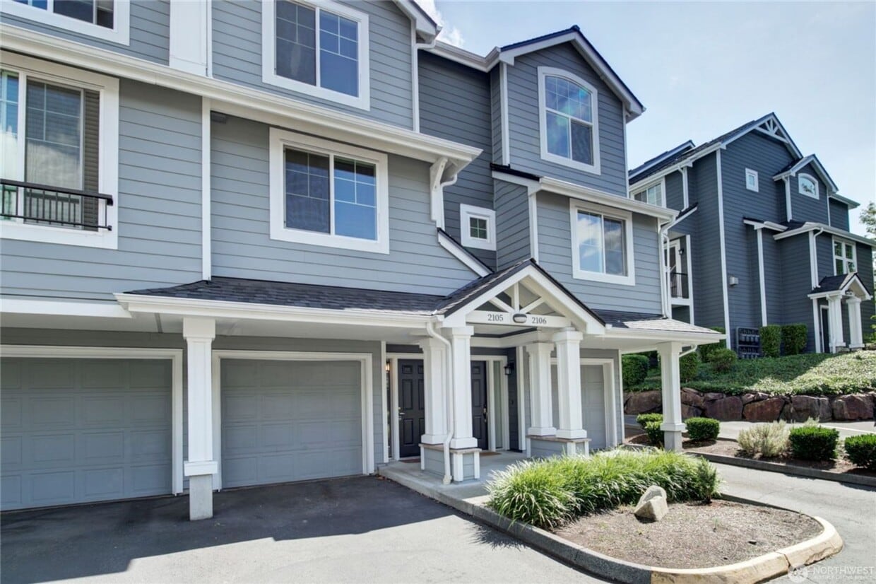 Primary Photo - 2bd/2.25ba Bothell Townhome