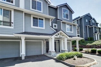 Building Photo - 16125 Juanita Woodinville Way NE