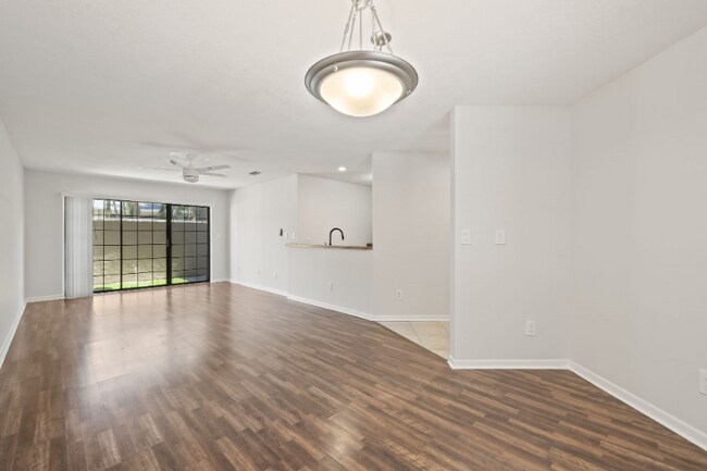 Foto del edificio - 210 S Habana Ave