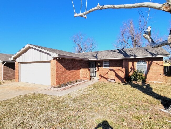 Building Photo - Welcome to the charming 3/2 home in the de...
