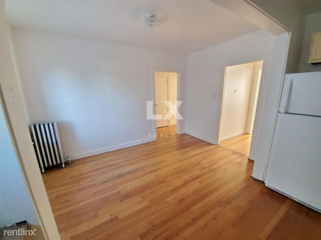 Building Photo - 2 br, 1 bath Apartment - 2048 N Kostner Ave
